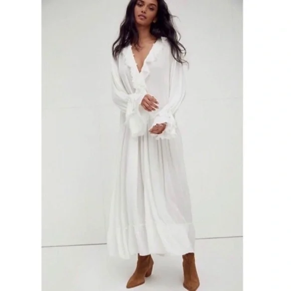 goldenrod maxi dress Trendy, Chic Women's Clothing Boutique Golden Hour Maxi Dress for Women, Pearl Color, Satin Fabric, Hand Wash, 95% Polyester, 5% Spandex Lane 201